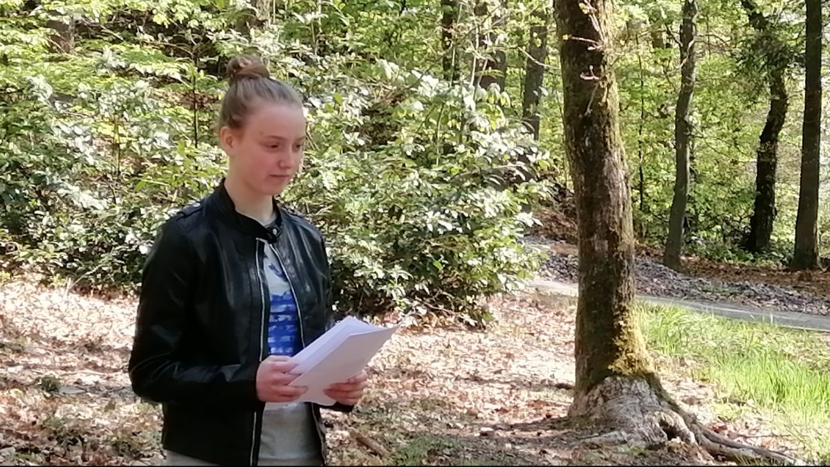 Lisa Fleper aus der Klasse 8a des Gymnasiums Maria Königin hat einen Poetry Slam verfasst. von privat