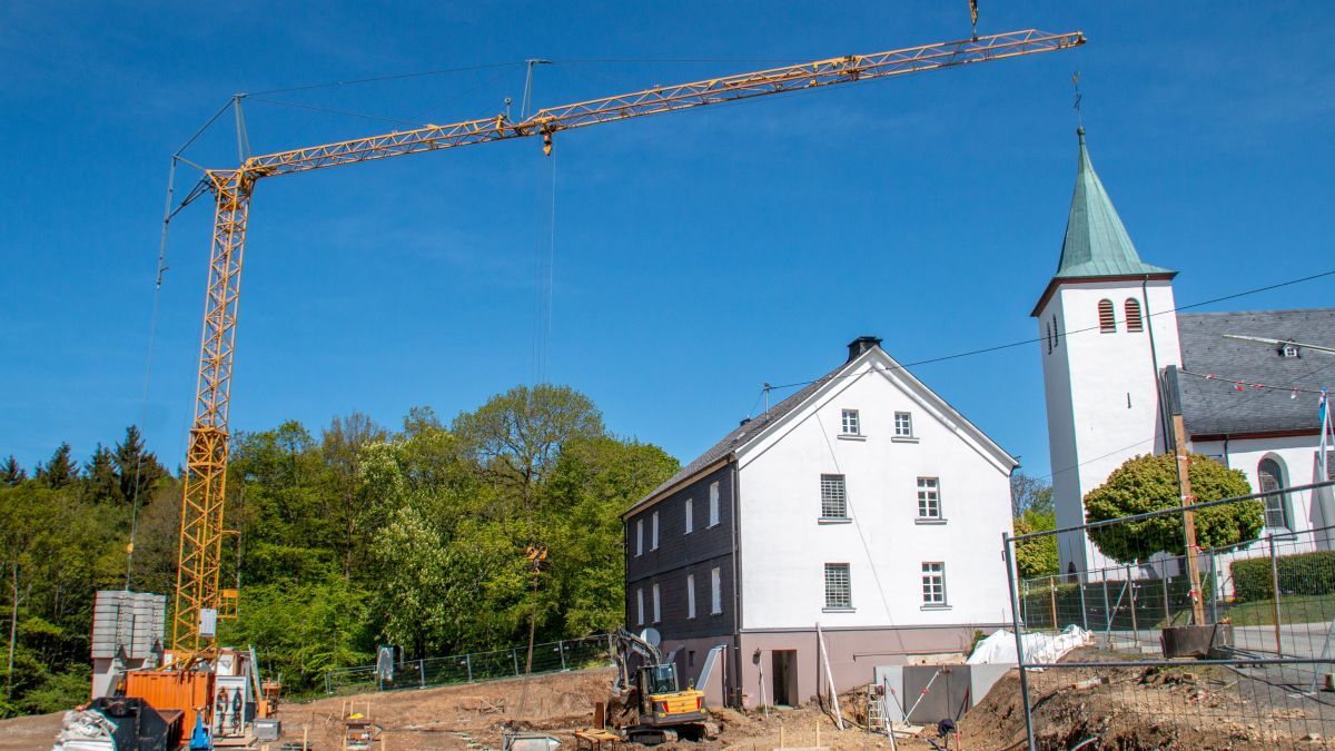 Die ersten Bauarbeiten für das Geistliche Zentrum am Kohlhagen laufen. von Christine Schmidt