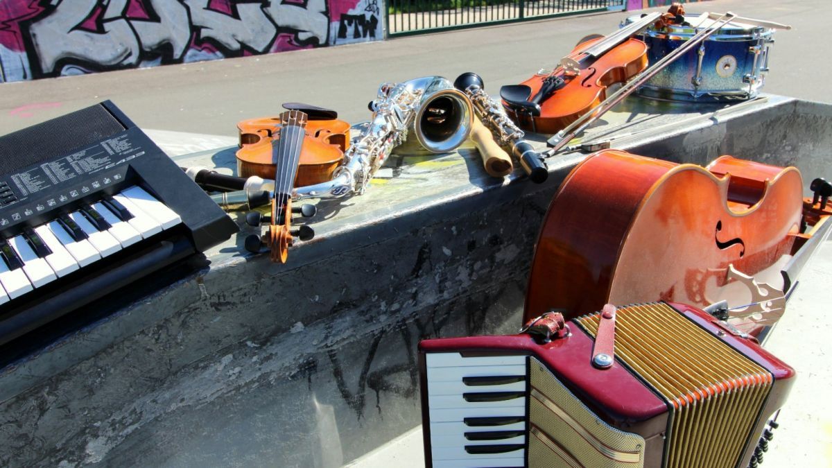 Die Instrumente der Musikschule Attendorn warten darauf, endlich wieder bespielt zu werden. von Hansestadt Attendorn