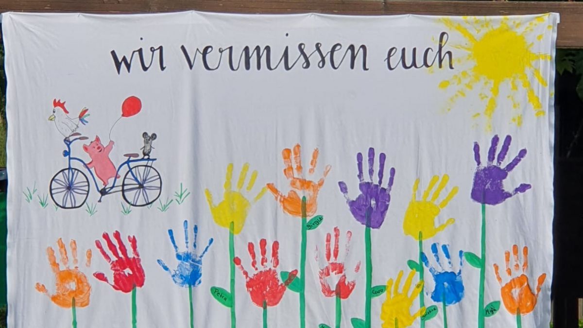 Die Kinder vermissen den Kindergarten - und das Team vermisst die Kinder: Im Kindergarten Mullewapp in Lenhausen ist der Kontakt zwischen Erzieherinnen und Familien sehr rege. von privat