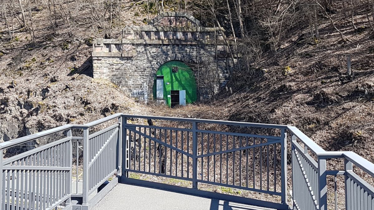 Auch der Lückenschluss der Lenneroute bei Rönkhausen und die direkte Anbindung des Frettertals an den Lennepark durch den Lenhauser Tunnel sollten in Angriff genommen werden. von Julian Hageböck