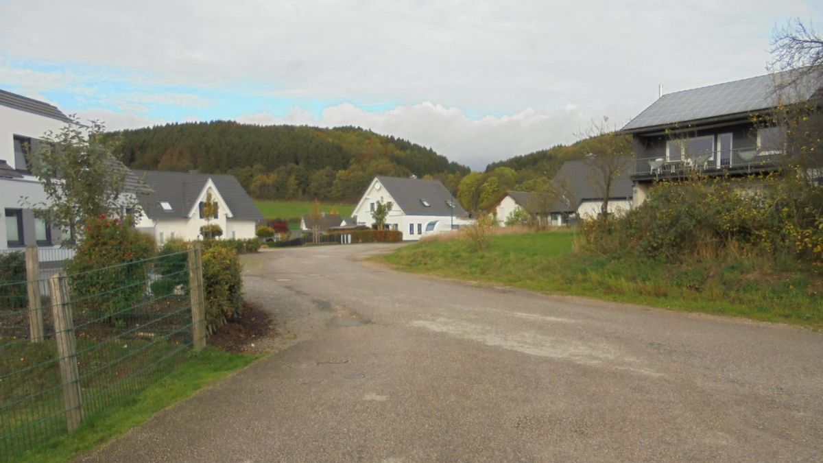 Die Straße „Auf dem Brink“ in Helden wird von Juni bis Oktober ausgebaut. von Hansestadt Attendorn