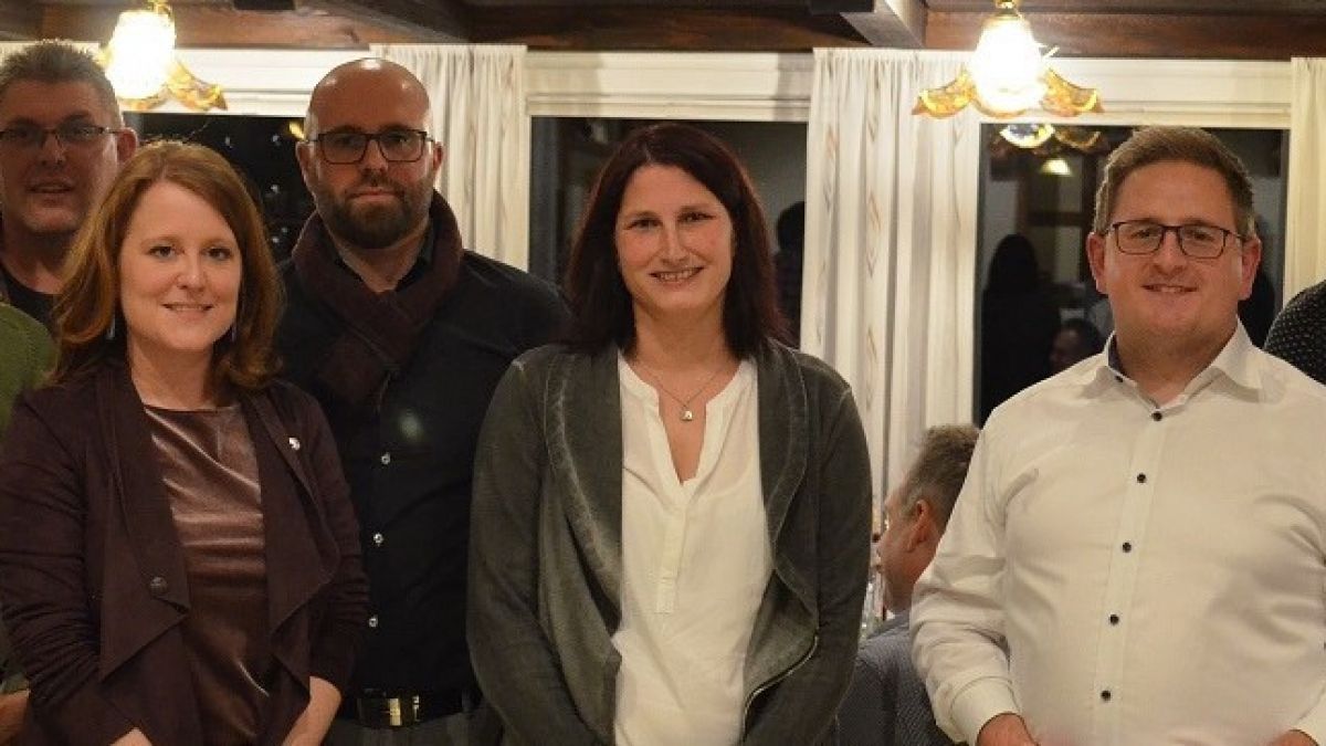 Der Vorstand des Hürtzemerter SV bei einem Treffen, als es noch keine Kontaktbeschränkungen gab. von privat