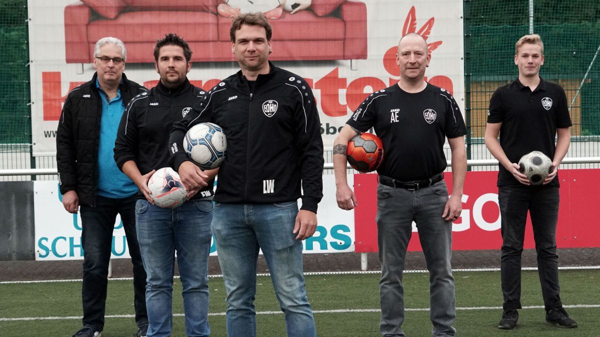 Andreas Erhart, Marco Isenberg, Joshua Ivo, Sebastian Nawrath, Eike Weiland und Michael Diehl traineren die drei Teams der Jugendmannschaften von Elspe, Oberelspe, Halberbracht und Oedingen. von privat