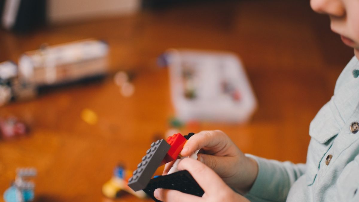 Die Elternbeiträge werden erlassen bzw. reduziert, weil die Betreuung in den Kitas nicht oder nur eingeschränkt stattgefunden hat. von Symbol Unsplash/Kelly Sikkema