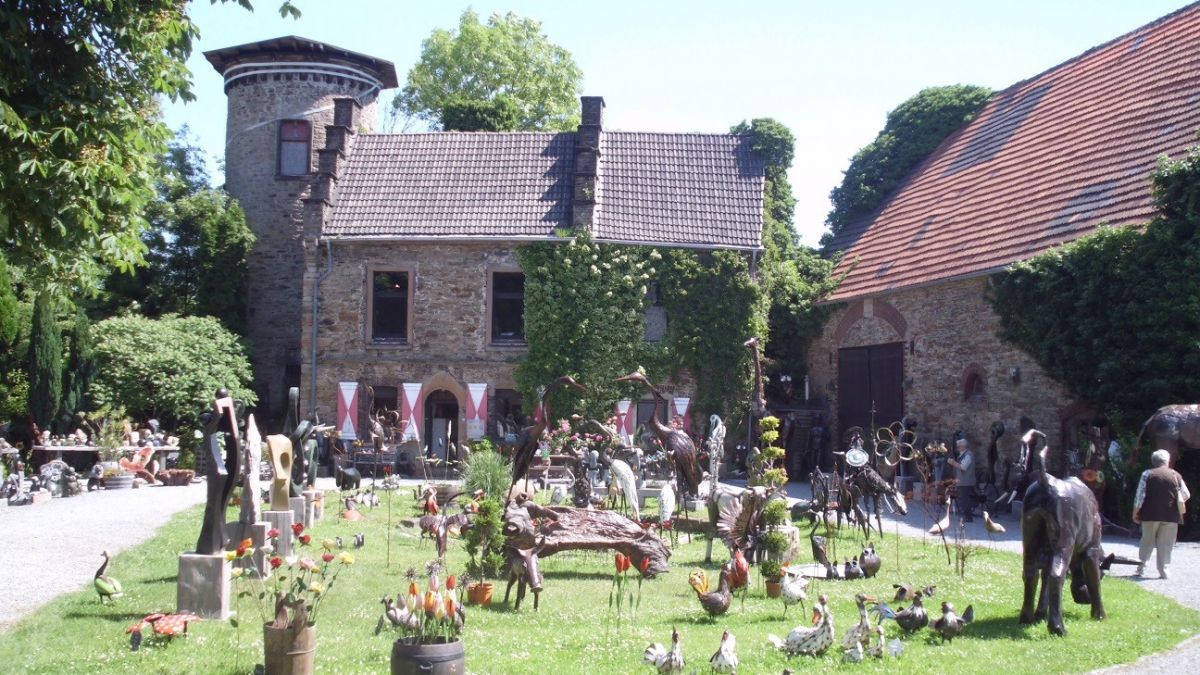 Ein Ziel: Schloss Steinhausen mit dem Skulpturenpark. von privat