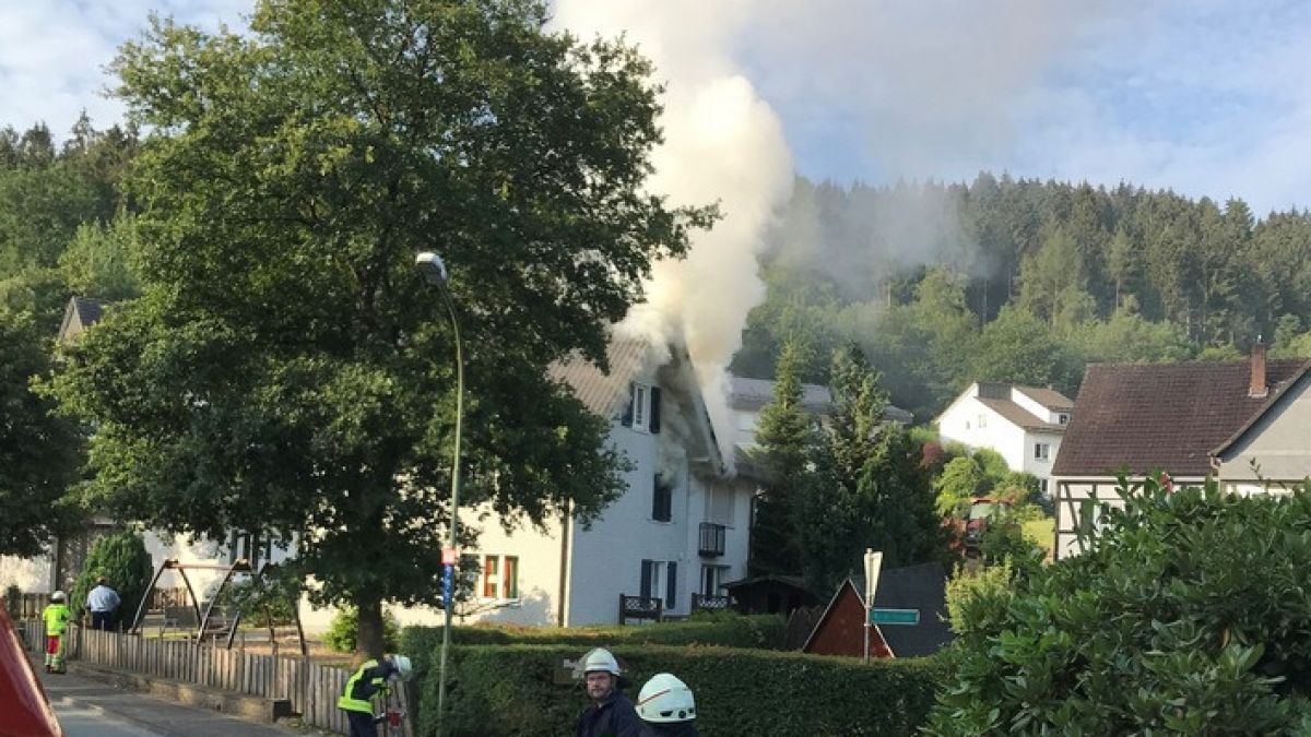 Ein Zimmerbrand in einer Außenwohngruppe eines Kinderheims in Drolshagen beschäftigte die Feuerwehr. von Kreispolizeibehörde Olpe