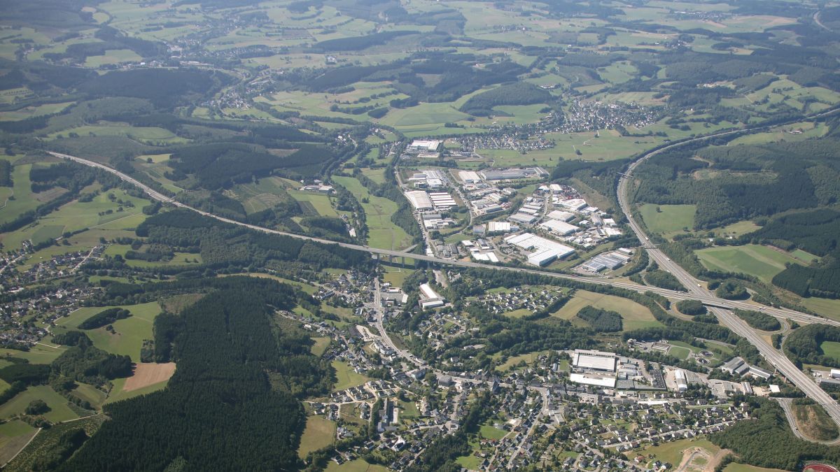 Die Lage an den Autobahnen A 45 und A 4 - hier bei Gerlingen am Kreuz Olpe-Süd - ist nach Ansicht der CDU ein wichtiger Standortfaktor für die Gemeinde Wenden. von Gemeinde Wenden