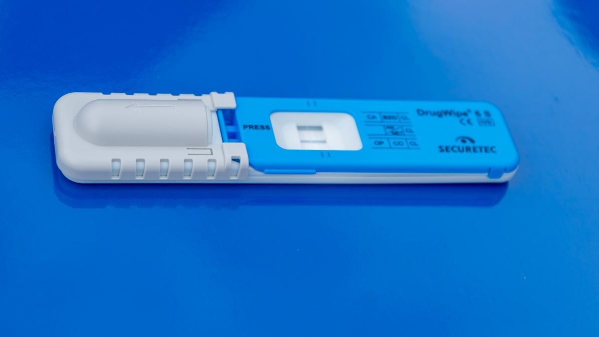 Der Drogenschnelltest verlief positiv. von Symbol Nils Dinkel