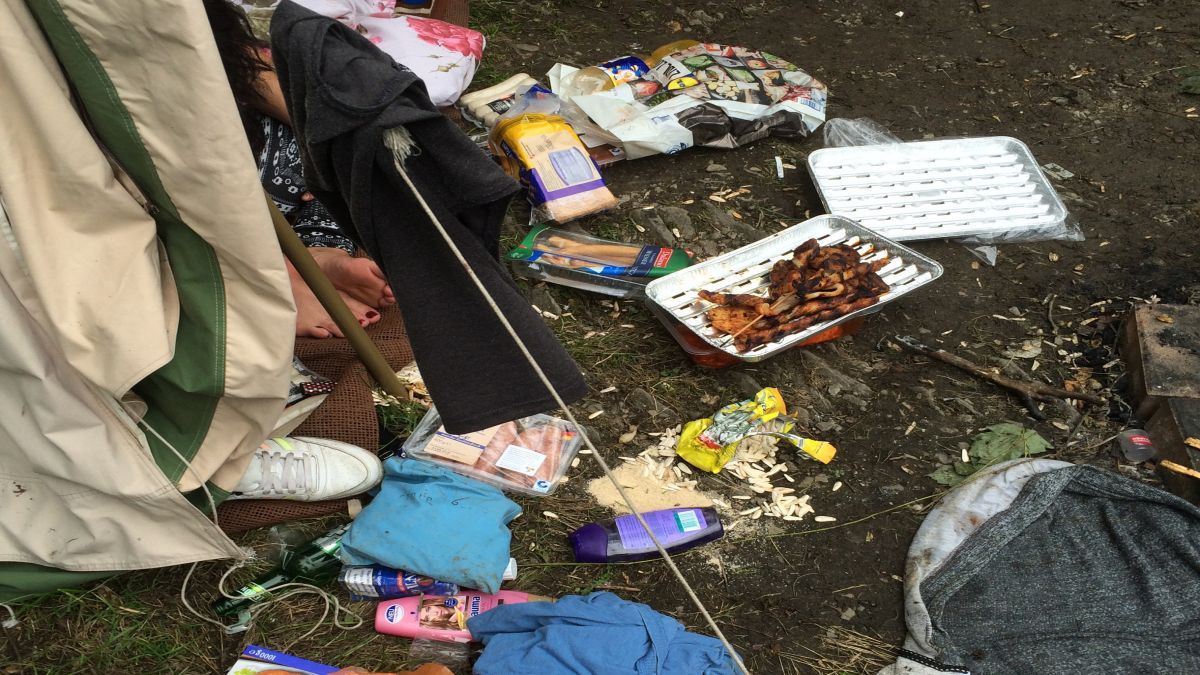 Müll und wilde Feuerstellen, wie hier am Biggesee, gehören zu den unschönen Begleiterscheinungen der Freizeitnutzung an den Ruhrverbandstalsperren. von Ruhrverband