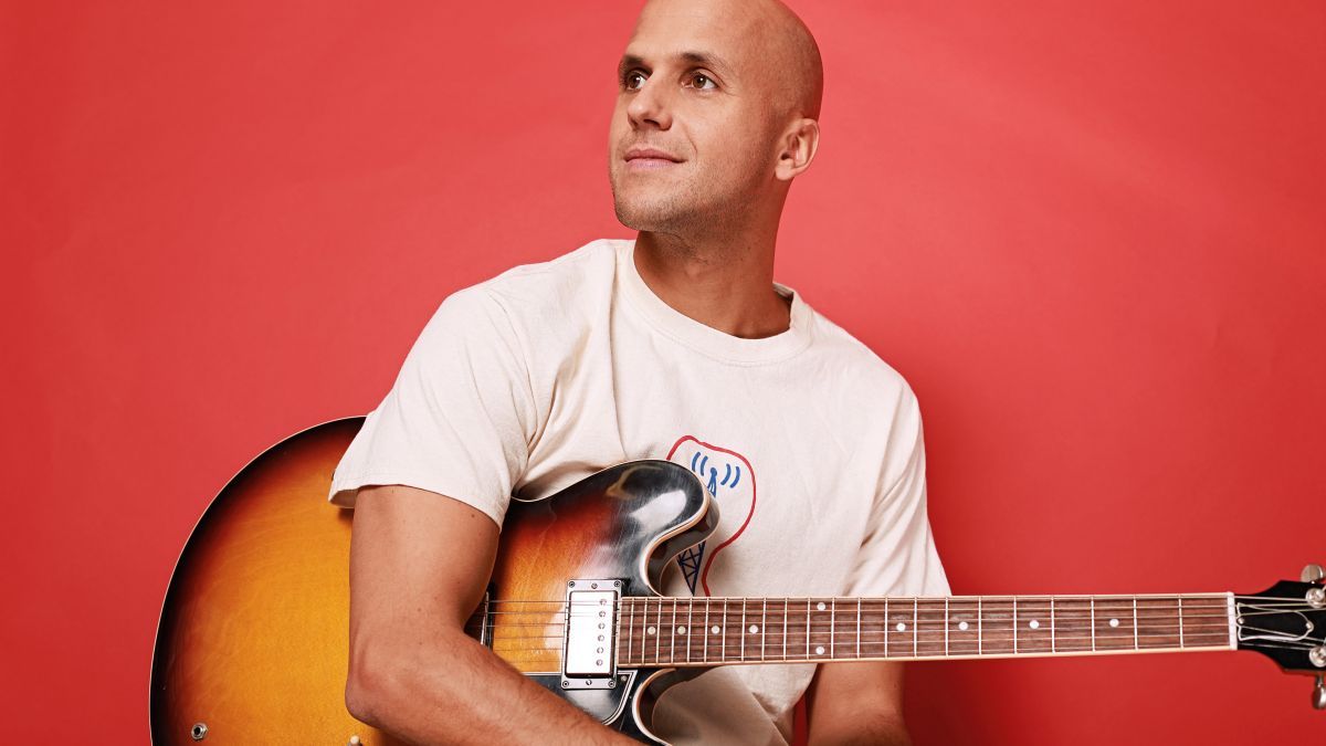Der belgische Künstler Milow eröffnet am Donnerstag, 3. September, den Indian Summer auf der Naturbühne in Elspe. von Milow