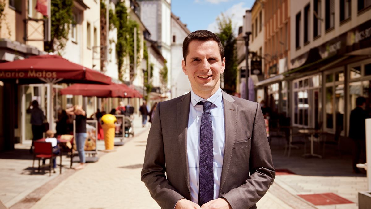 Christian Pospischil kandidiert aus dem Amt des Bürgermeisters heraus erneut in Attendorn. von monokultur-studio