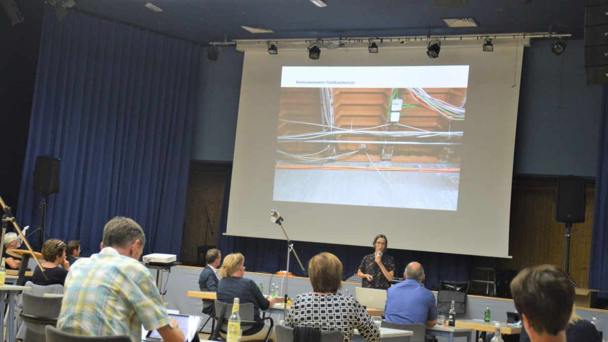 Der Rat der Gemeinde Wenden traf sich zur Sondersitzung. Einziger Tagesordnungspunkt war die Vorstellung der Umbaumaßnahmen an der Gesamtschule. von Nicole Voss