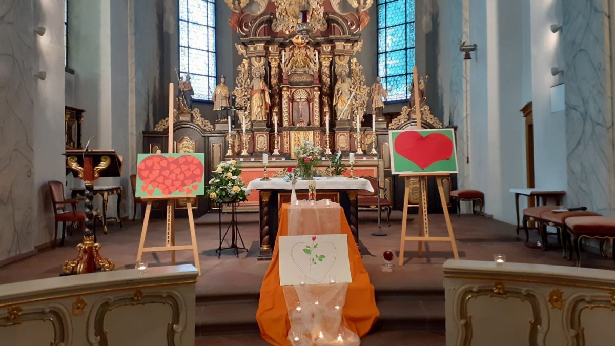 Der Altarraum der Severinus-Pfarrkirche. von privat