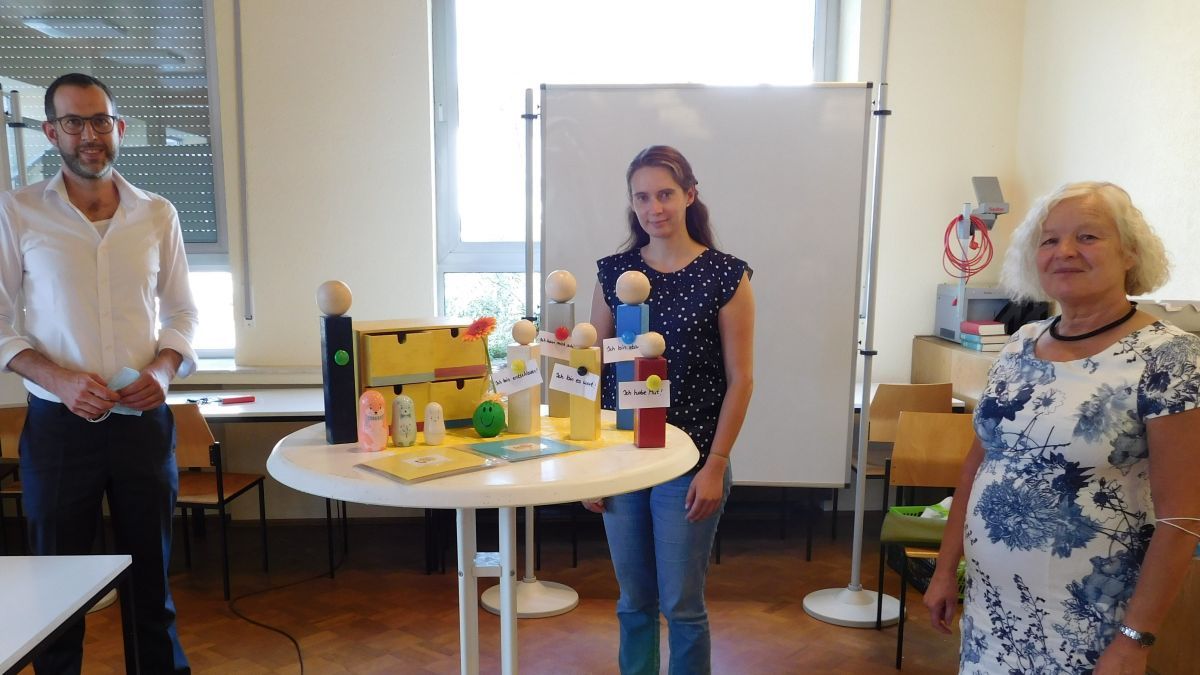 Das Jugendreferenten-Team Kristina Ashoff (Mitte) und Sven Vorderbrück mit Sabine Haupt-Scherer aus dem Amt für Jugendarbeit der EKvW. von privat