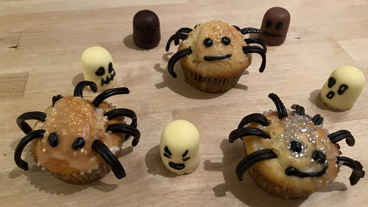 Spinnen-Muffins mit süßen Geistern von Mia Hoffmann