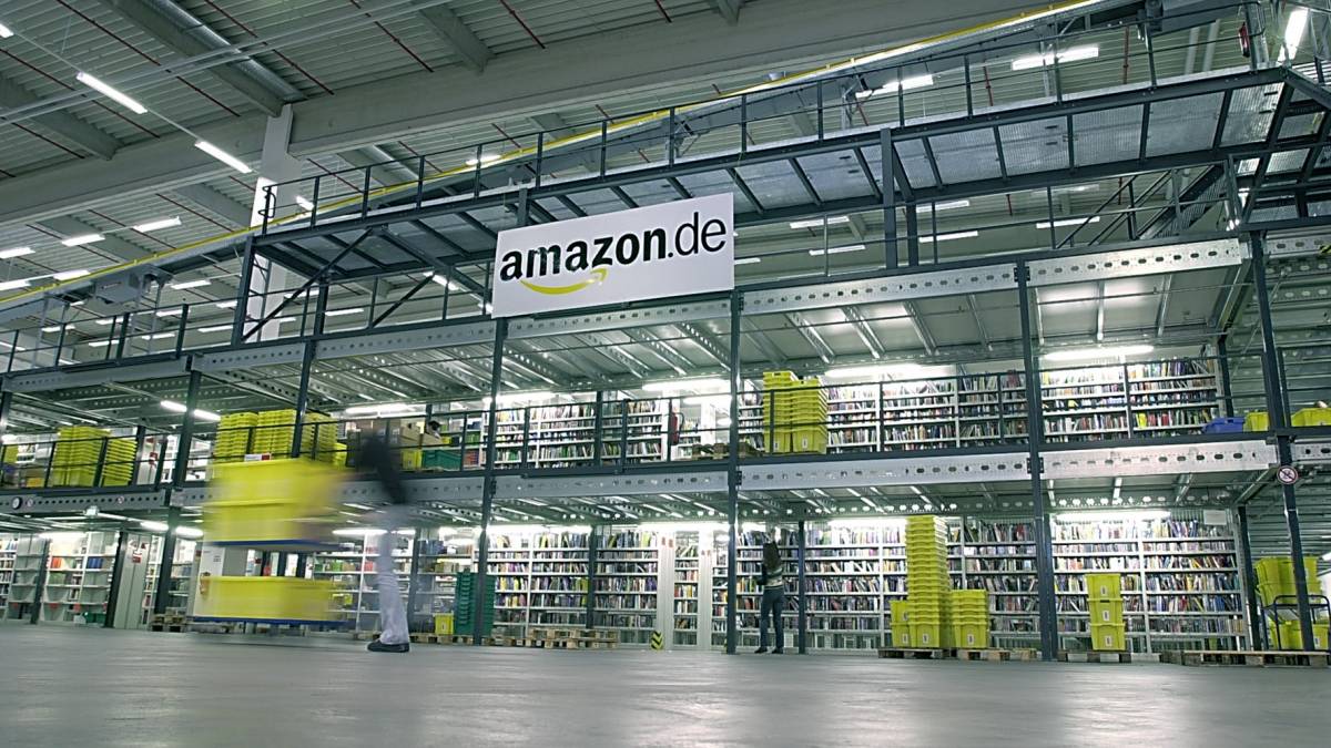 Fotos aus Logistik- und Verteilzentren von Amazon. von Amazon