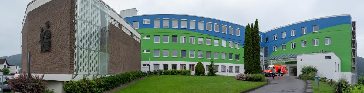 Das St.-Josefs-Hospital in Altenhundem. von Nils Dinkel