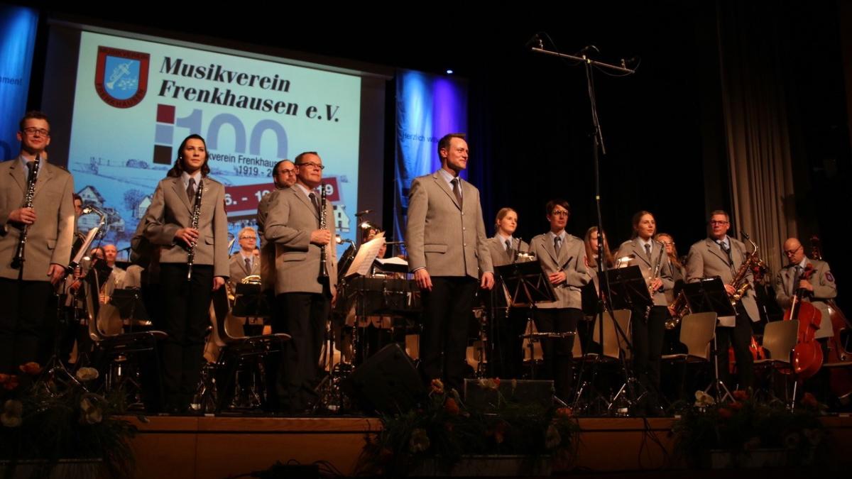 Der Musikverein Frenkhausen unter Leitung von Patrick Müller, bei einem seiner Jahreskonzerte.  von privat
