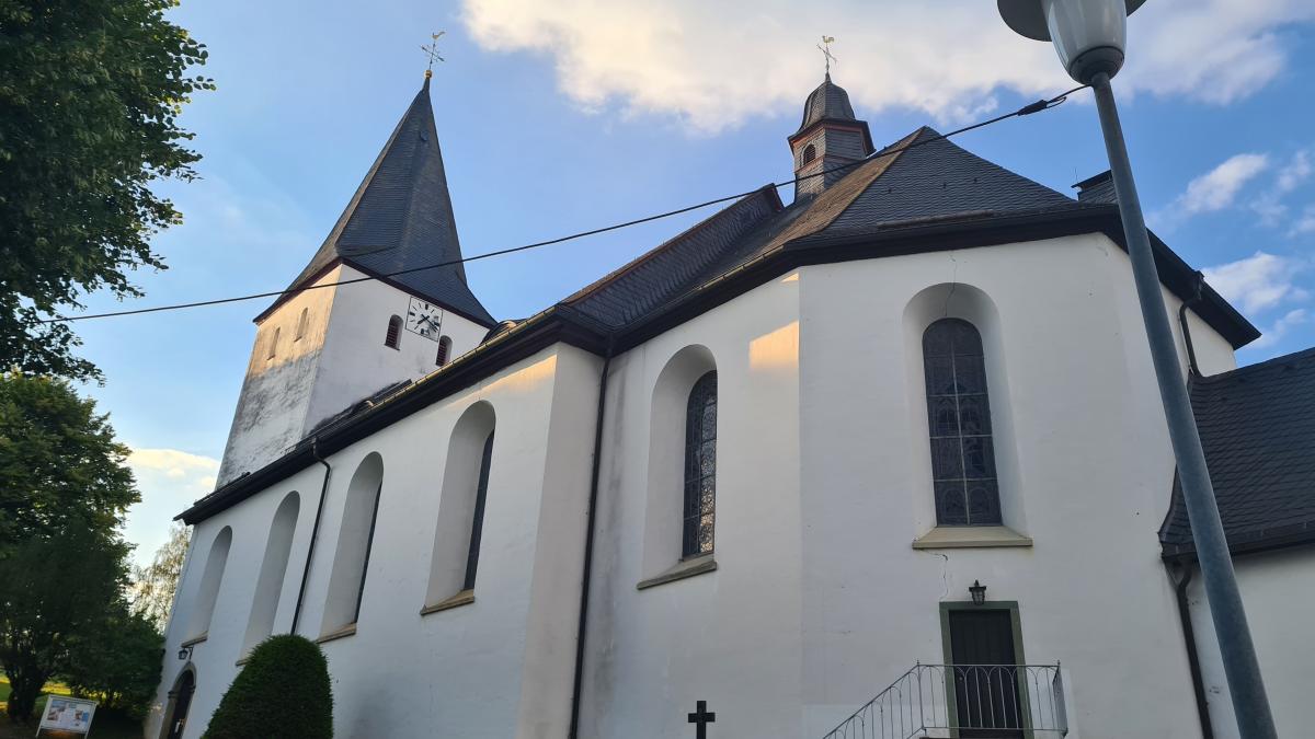 In der Pfarrkirche Schönholthausen finden Präsenzgottesdienste statt. Zur Teilnahme ist eine Anmeldung erforderlich.  von Nicole Voss