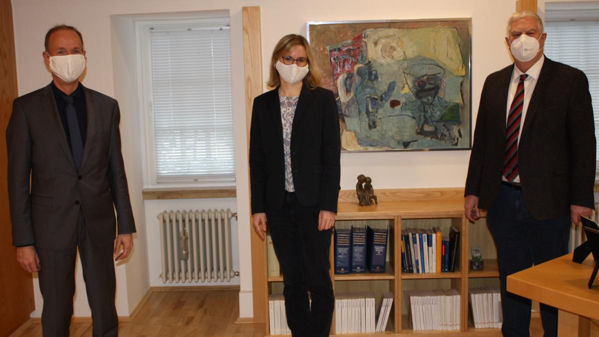 Ina Suchard beim Antrittsbesuch im Kreishaus mit Landrat Theo Melcher (links) und BKO Schulleiter Bernard Schmidt. von Kreis Olpe