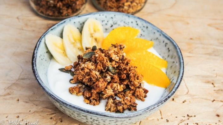 Selbstgemachtes Knusper-Müsli von Melli Heuel Selbstgemachtes Knusper-Müsli von Melli Heuel