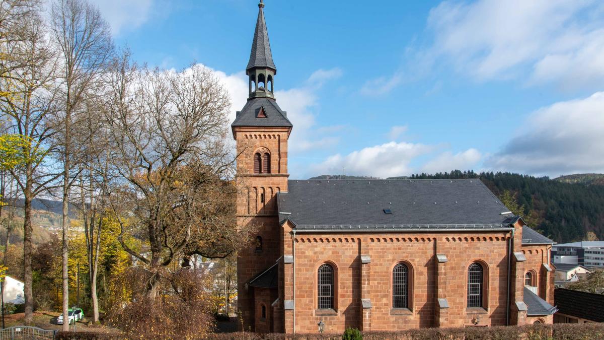 Die evangelische Kirche in Altenhundem. von Nils Dinkel