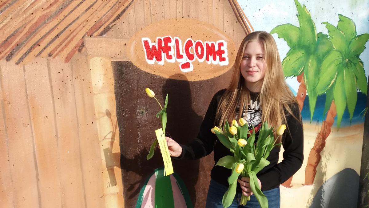 Das kjk-Haus Finnentrop überreicht 500 Tulpen.  von privat