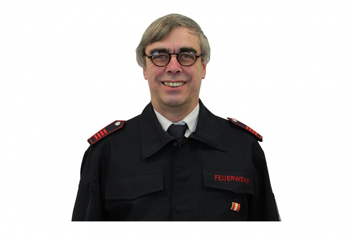Wolfgang Kleine wurde als Erster in der Olper Feuerwehr-Geschichte für 55-jährige aktive Mitgliedschaft geehrt. von privat