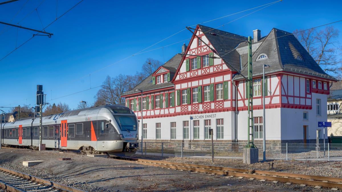 Symbolfoto: Der Bahnhof in Welschen Ennest. von Nils Dinkel
