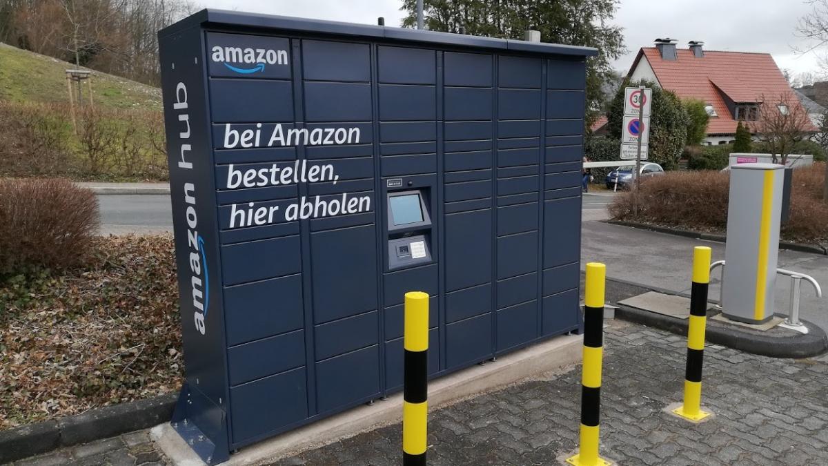 Der kürzlich errichtete Amazon-Locker bei der Helios-Klinik Attendorn stößt auf Unverständnis beim Einzelhandel. von Adam Fox