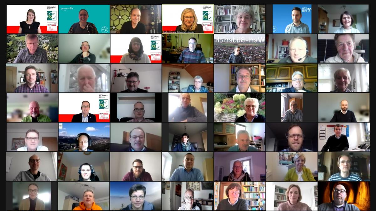 Rund 120 Dorfaktive und Interessierte aus ganz Südwestfalen nahmen am „Tag der Dörfer 2021 #digital“ teil und tauschten sich zum Thema „digitales Dorf“ aus. von Südwestfalen Agentur, Johanna Maurer