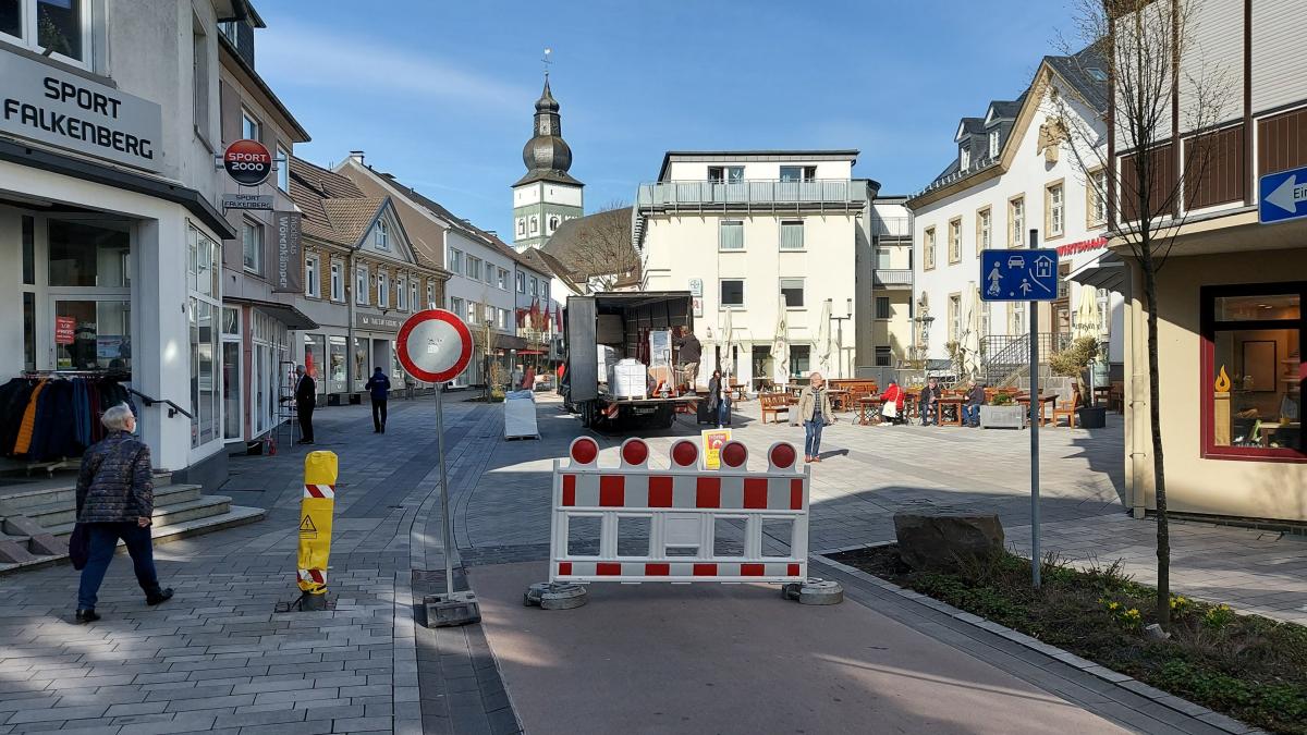 In der Niedersten Straße in Attendorn kommt es aufgrund von Asphaltierungsarbeiten in der zweiten Osterferienwoche zu einer Vollsperrung. von Hansestadt Attendorn