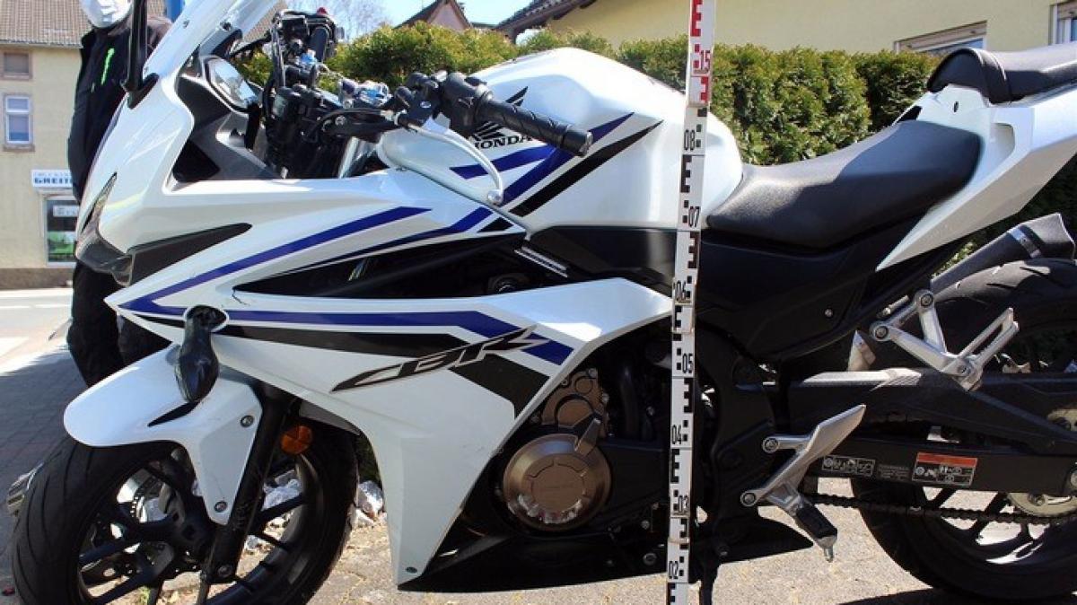 Das Motorrad des Verletzten. von Polizei Olpe