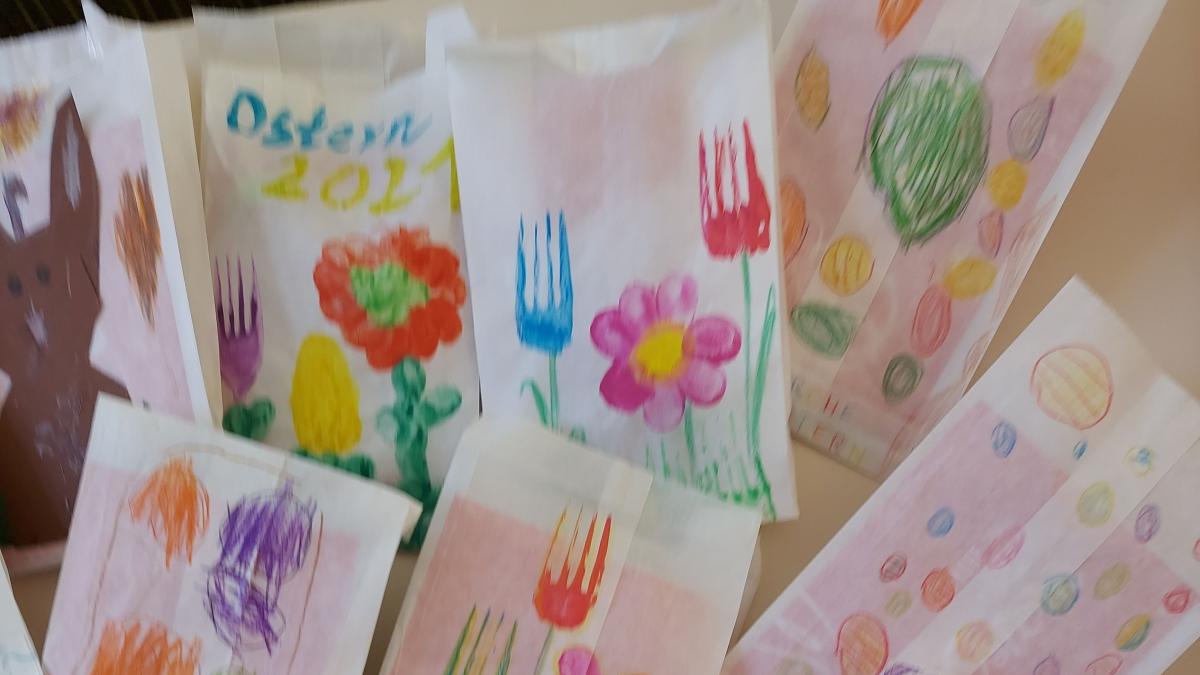 Die Meggener Kindergartenkinder bastelten Ostertüten.  von privat