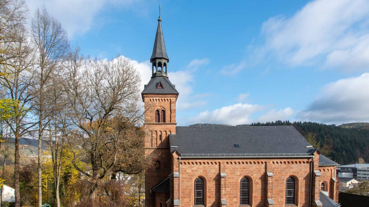 Die evangelische Kirche in Altenhundem. von Nils Dinkel