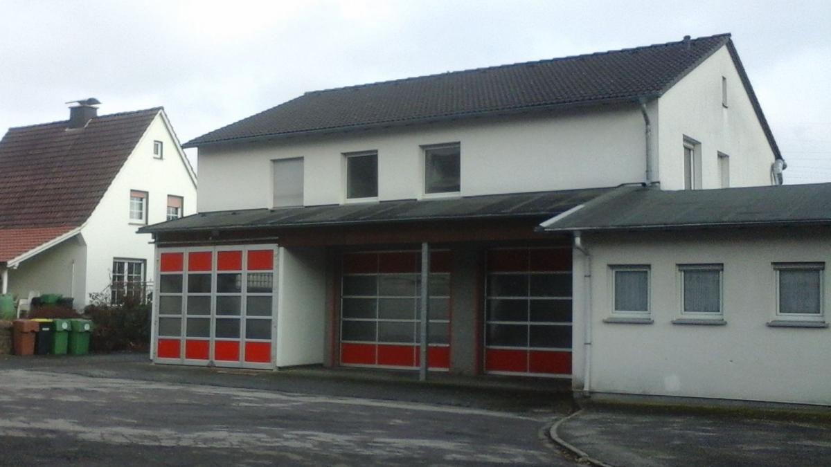 Die Umgestaltung des Feuerwehrhauses in Helden zum Dorfhaus wird mit 198.000 Euro aus dem Dorferneuerungsprogramm gefördert. von privat