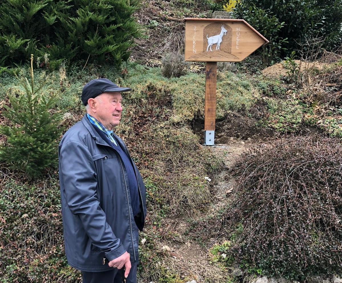 Der 92-jährige Alfons Schneider weiß zu berichten, wann und wo der Name „Zicken-Hügel“ entstanden ist. von privat