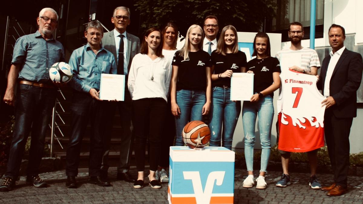 2019 erhielt der FC Finnentrop mit seinem Basketballteam „Black Fire“ die Sterne des Sports in Bronze. von privat