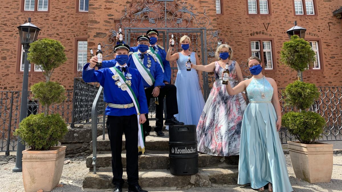 Der Schützenverein Oberhundem sagt das Schützenfest ab. Die Majestäten hoffen auf das nächste Jahr. von privat