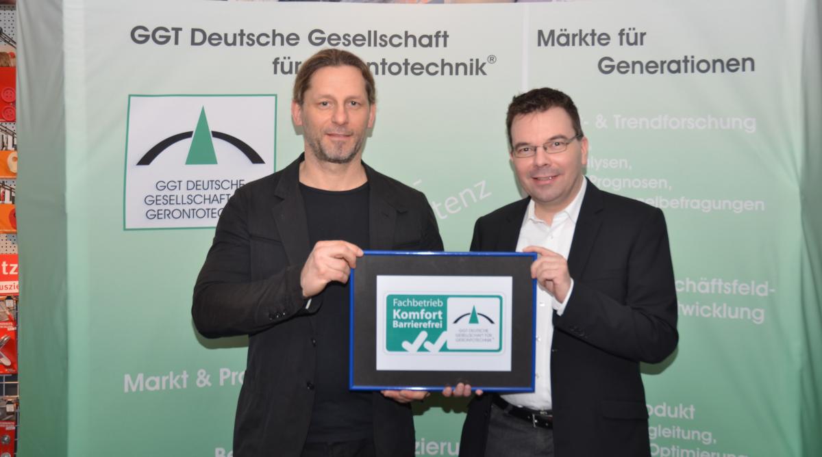 Frank Weiß (links) bildet sich laufend fort. Er wurde von der GGT zertifiziert (Foto) und hat jetzt eine Ausbildung an der Handwerkskammer Dortmund absolviert. von privat