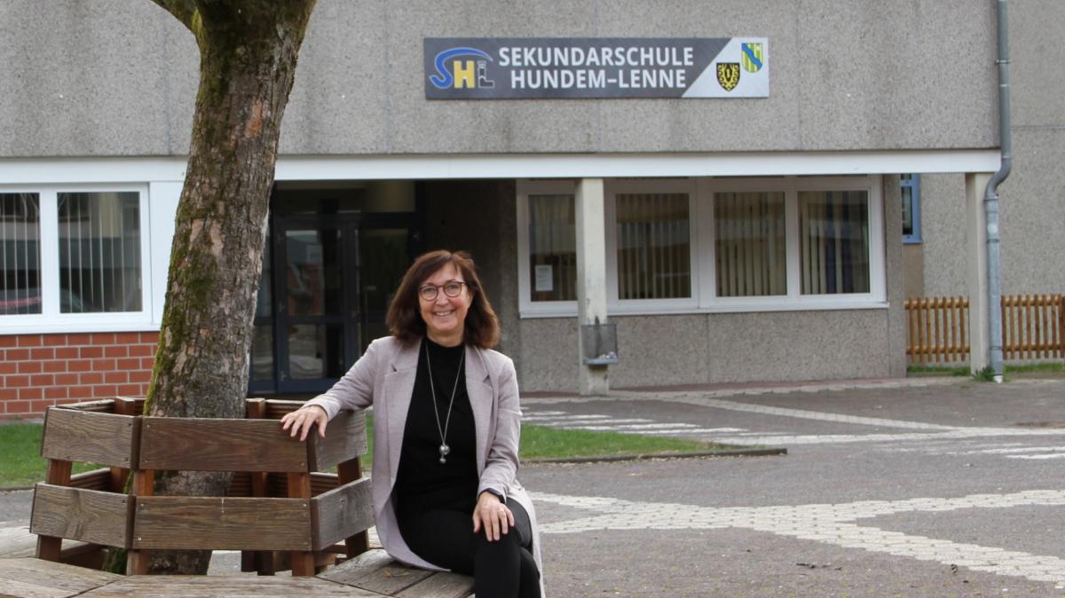 Sabine Tigges hat die Sekundarschule Hundem-Lenne gemeinsam mit ihrem Vorgänger Bernd Holzapfel aufgebaut - und möchte den Weg nun als Schulleiterin weiter gehen. von Kerstin Sauer