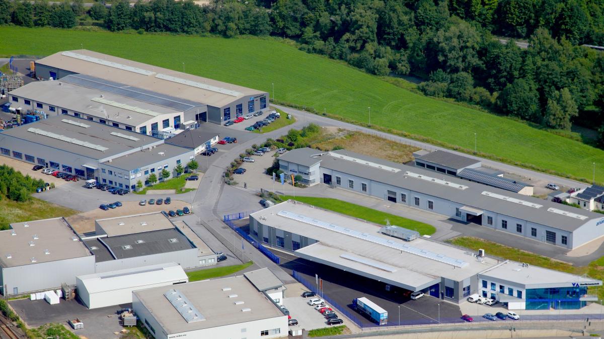 Die VIA Oberflächentechnik GmbH schreibt seit einem Vierteljahrhundert Erfolgsgeschichte - anfangs in Elspe, heute am Standort in Grevenbrück. von privat
