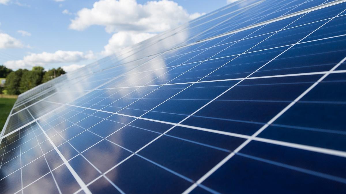 Mehr Photovoltaikanlagen in Lennestadt wünschen sich Verwaltung und politische Vertreter. von Symbolfoto Pixabay