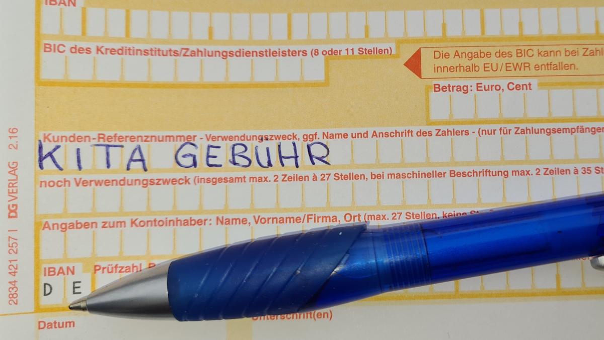 Vorläufig brauchen Eltern keine Gebühren für die Kindertagesbetreuung zu überweisen. von Nicole Voss