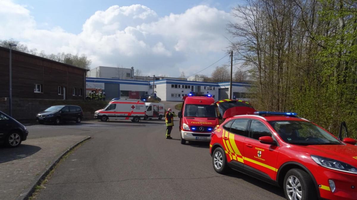 Der Brand eines Gabelstaplers in einem Unternehmen im Industriegebiet Sengenau war schnell unter Kontrolle. von Feuerwehr der Stadt Drolshagen