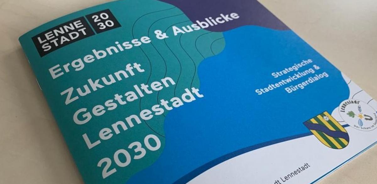 Die Broschüre „Zukunft gestalten Lennestadt 2030“. von Jule Humpert