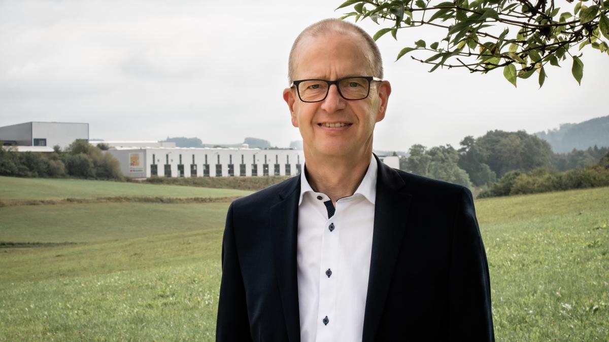 Andreas Mönig, Leiter der Werthmann-Werkstätten Attendorn, diskutiert mit. von privat