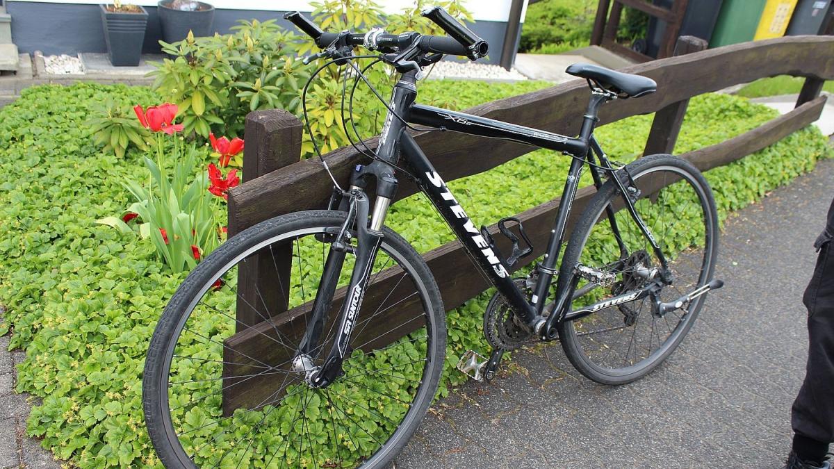 Das in Finnentrop sichergestellte Trekkingrad. Der Eigentümer hat sich noch nicht gemeldet. von Polizei Olpe