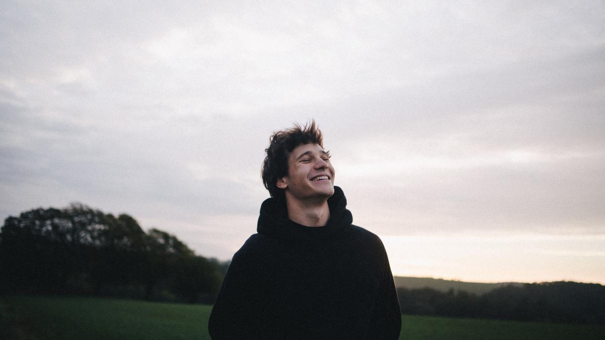 Wincent Weiss, gerade noch als Juror von „The Voice Kids“ im Einsatz, kommt zum Indian Summer nach Elspe. von Christoph Köstlin